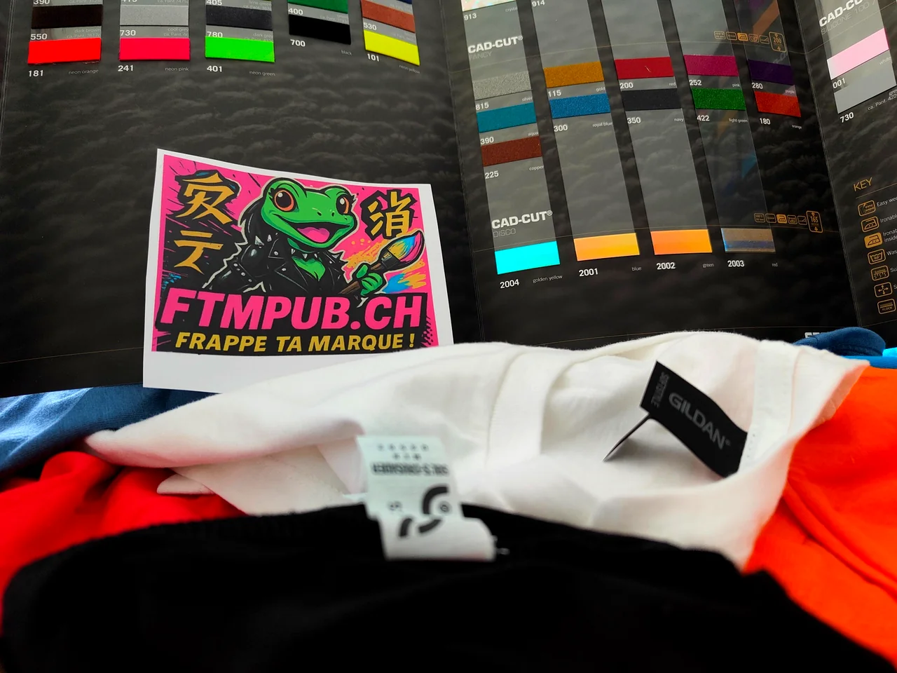 Exemple de t-shirts personnalisés en flocage et impression DTF – FTM PUB Aigle Vaud Valais